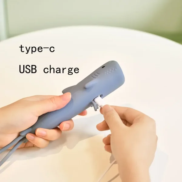USB endurhlaðanlegt vasaljós barna með mjúku sílikoni og dýralaga hönnun - Image 4